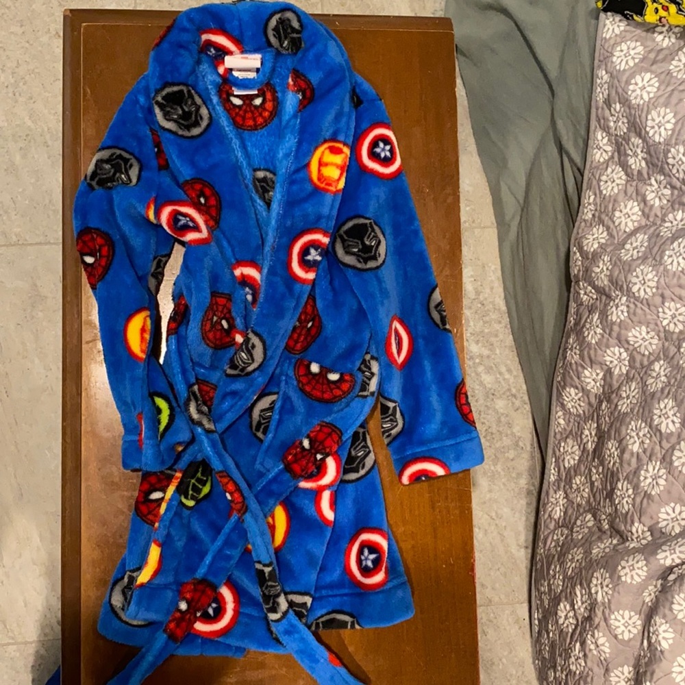 Kids Avengers fuzzy robe